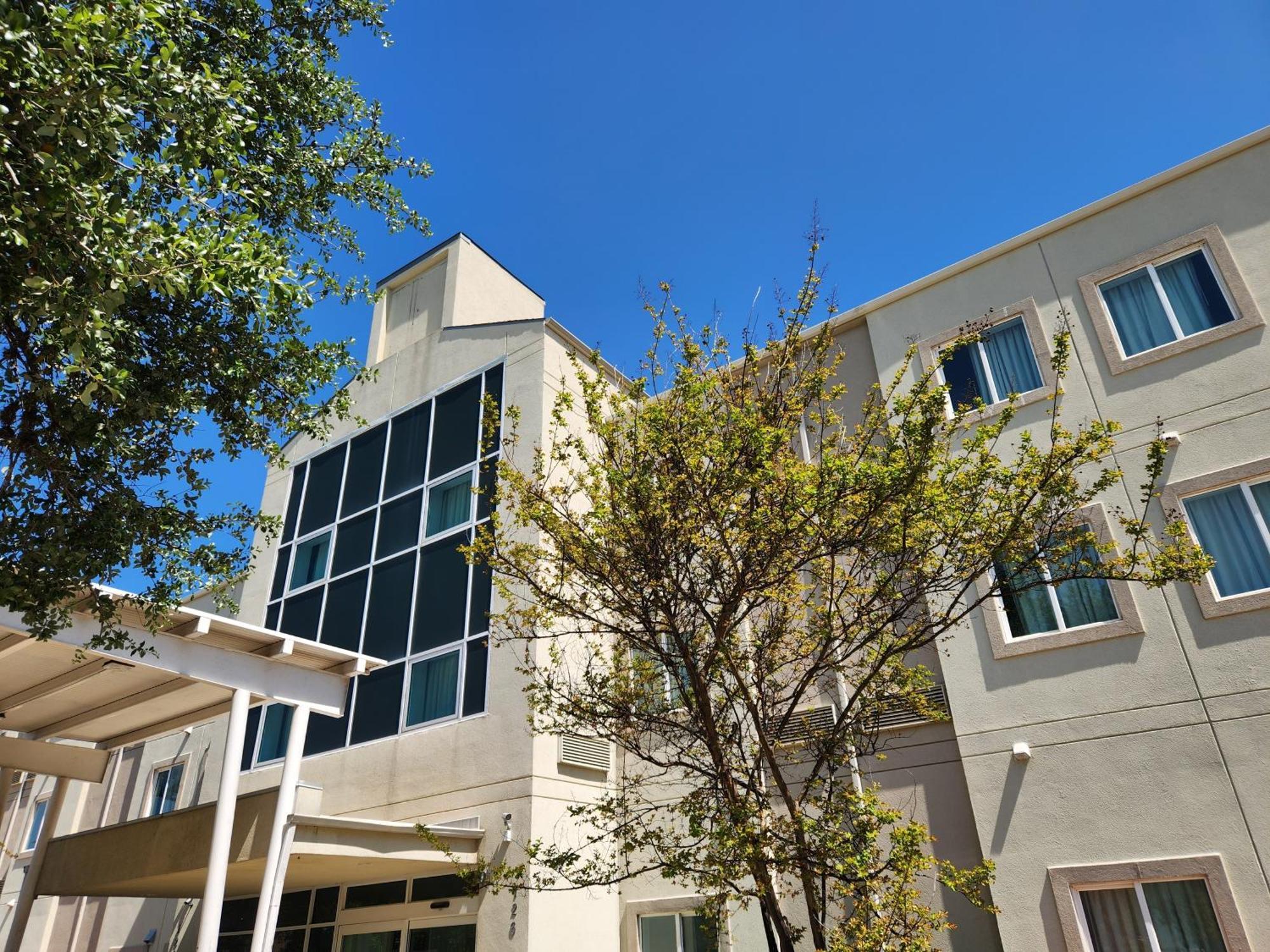 Отель Baymont By Wyndham San Antonio Airport Экстерьер фото